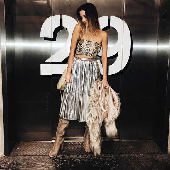 Meet your Posher, Kendall! - Picture 6 of 6